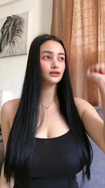 Heymitzina leaked private photo uncensored HD quality
