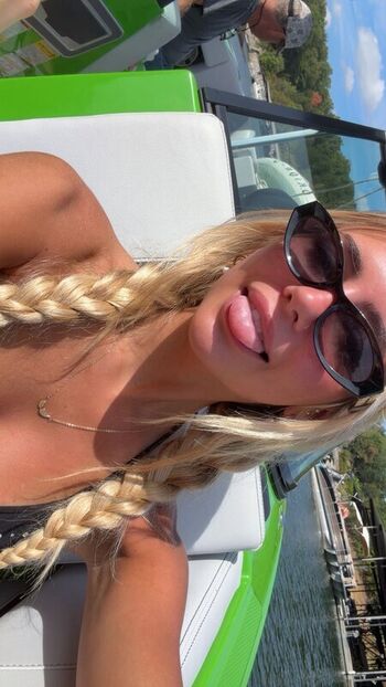 Hippicam  page leaked private photo uncensored HD quality