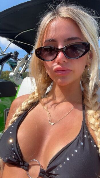 Hippicam  page leaked private photo uncensored HD quality