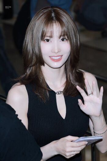 Hirai momo page leaked private photo uncensored HD quality