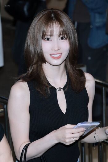 Hirai momo page leaked private photo uncensored HD quality