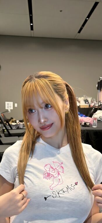 Hirai momo page leaked private photo uncensored HD quality