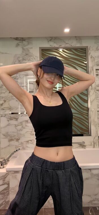 Hirai momo page leaked private photo uncensored HD quality