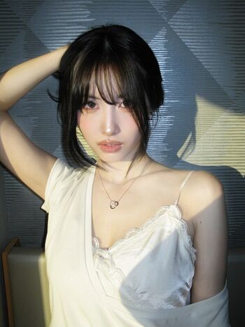 Hirai momo leaked private photo uncensored HD quality