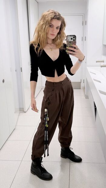 Hollie bennett page leaked private photo uncensored HD quality