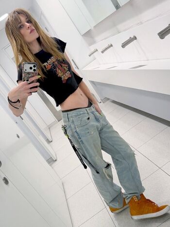 Hollie bennett page leaked private photo uncensored HD quality