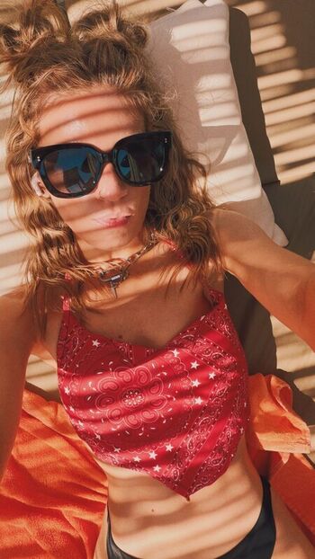 Hollie bennett leaked private photo uncensored HD quality