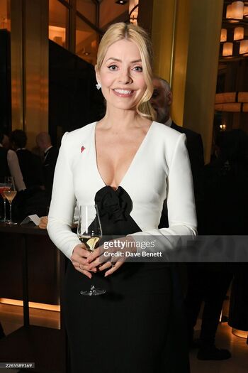 Holly willoughby page leaked private photo uncensored HD quality