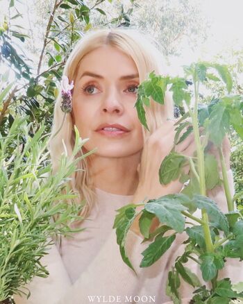 Holly willoughby page leaked private photo uncensored HD quality