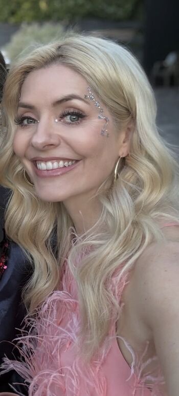 Holly willoughby page leaked private photo uncensored HD quality