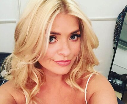 Holly willoughby page leaked private photo uncensored HD quality