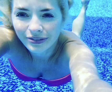 Holly willoughby page leaked private photo uncensored HD quality