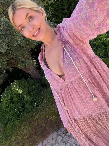 Holly willoughby page leaked private photo uncensored HD quality