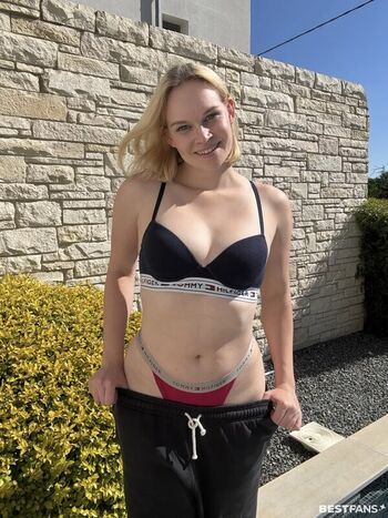 Hollylolly leaked private photo uncensored HD quality