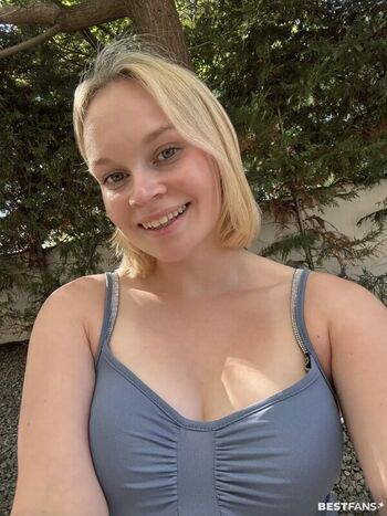 Hollylolly leaked private photo uncensored HD quality