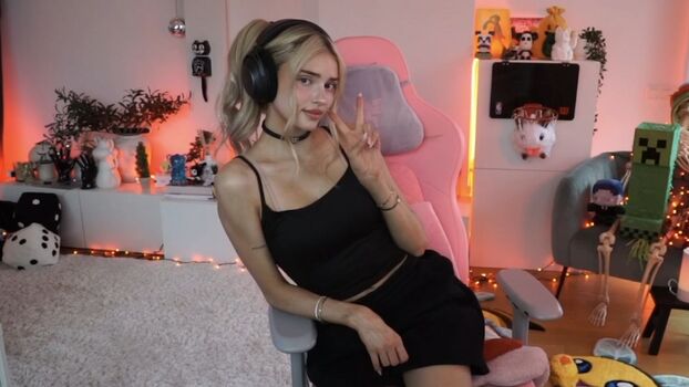 Honeypuu  page leaked private photo uncensored HD quality