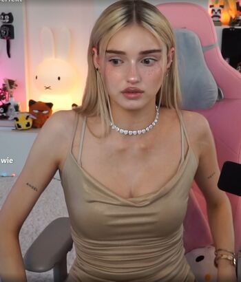 Honeypuu  page leaked private photo uncensored HD quality