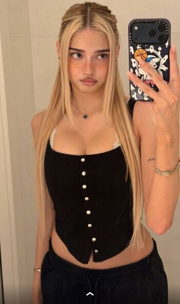 Honeypuu  page leaked private photo uncensored HD quality
