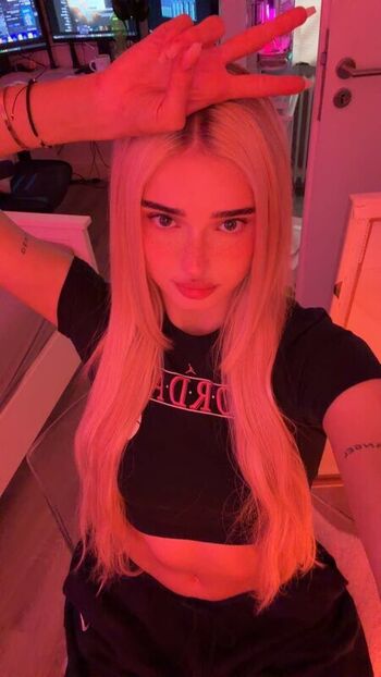 Honeypuu  page leaked private photo uncensored HD quality