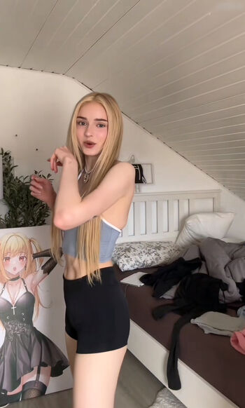 Honeypuu leaked private photo uncensored HD quality