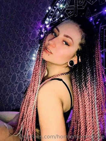 Horniemommyfree leaked private photo uncensored HD quality
