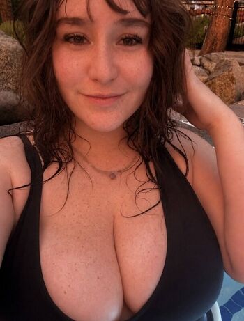 Ilovekendraa page leaked private photo uncensored HD quality
