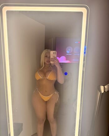 Iluvcinnie page leaked private photo uncensored HD quality