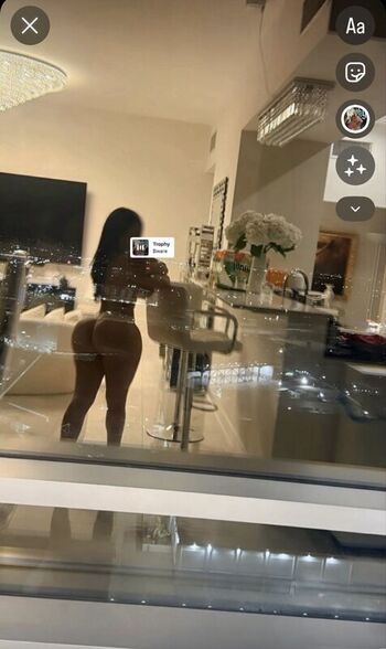 Iluvcinnie leaked private photo uncensored HD quality