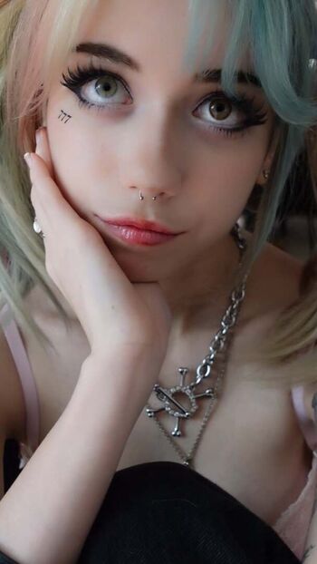 Iluvmeww page leaked private photo uncensored HD quality