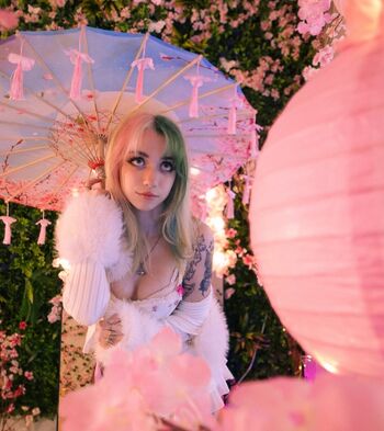 Iluvmeww page leaked private photo uncensored HD quality