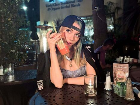 Iluvmeww page leaked private photo uncensored HD quality