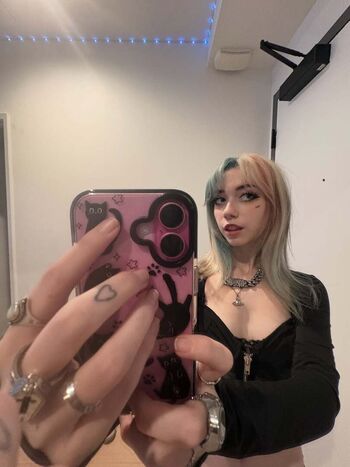 Iluvmeww page leaked private photo uncensored HD quality