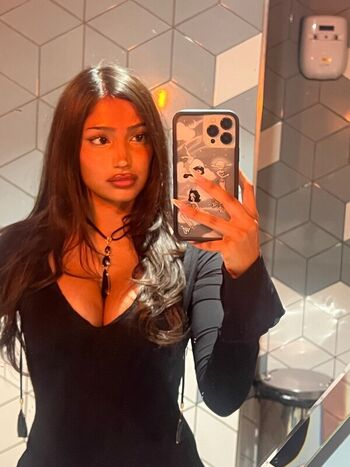 Imanimalikaa leaked private photo uncensored HD quality