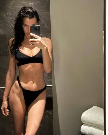 Irina shayk  page leaked private photo uncensored HD quality