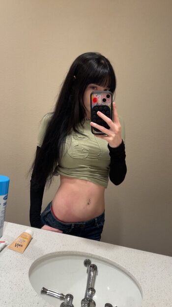 Isizzly leaked private photo uncensored HD quality