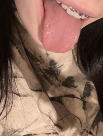 Isizzly leaked private photo uncensored HD quality