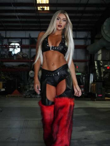 Izzi dame page leaked private photo uncensored HD quality