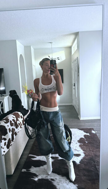 Izzi dame page leaked private photo uncensored HD quality