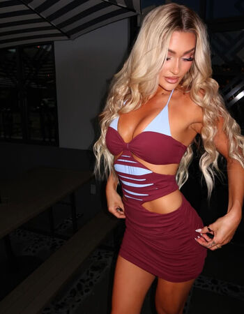 Izzi dame page leaked private photo uncensored HD quality