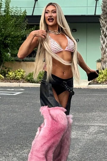 Izzi dame page leaked private photo uncensored HD quality