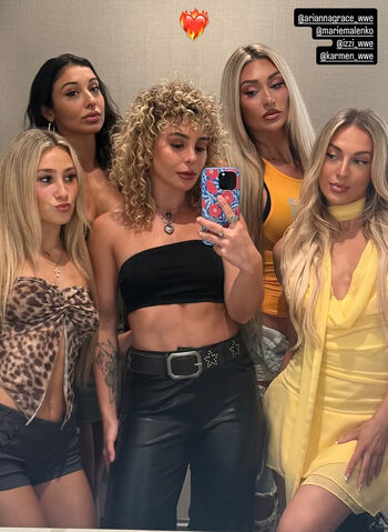 Izzi dame page leaked private photo uncensored HD quality