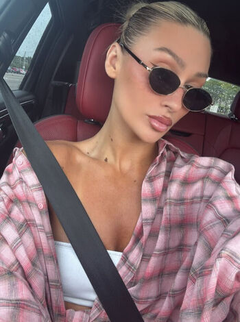 Izzi dame leaked private photo uncensored HD quality