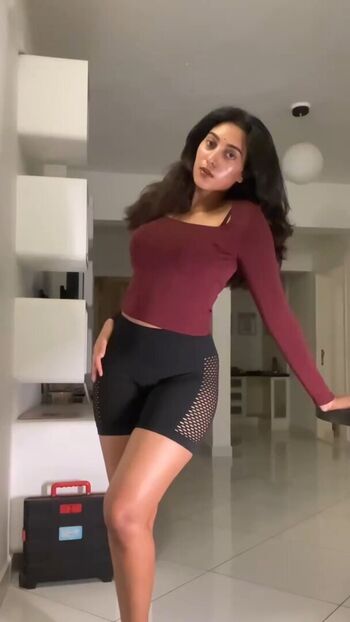 Jananivisalakshi page leaked private photo uncensored HD quality