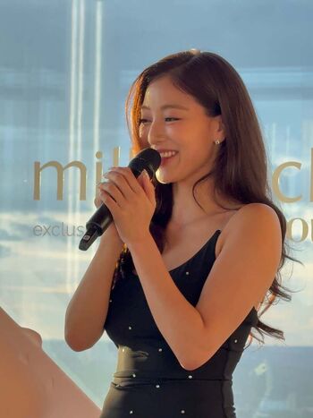 Jihyo page leaked private photo uncensored HD quality