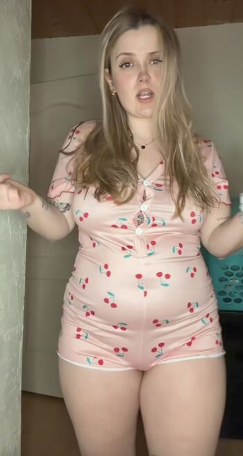 Juliedml leaked private photo uncensored HD quality