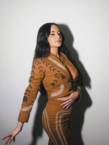 Kacey musgraves leaked private photo uncensored HD quality