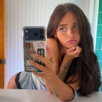 Kinllley leaked private photo uncensored HD quality