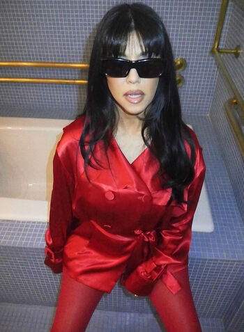 Kourtney kardashian page leaked private photo uncensored HD quality