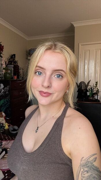 Krysttl leaked private photo uncensored HD quality