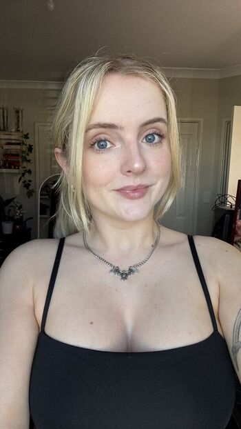 Krysttl leaked private photo uncensored HD quality